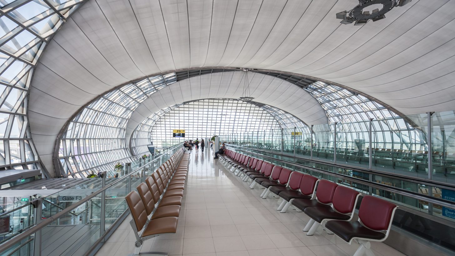 VIP Airport Arrival in Thailand: Fast-Track, Lounges & Luxury Transfers — A Thailand DMC Guide for Travel Agents