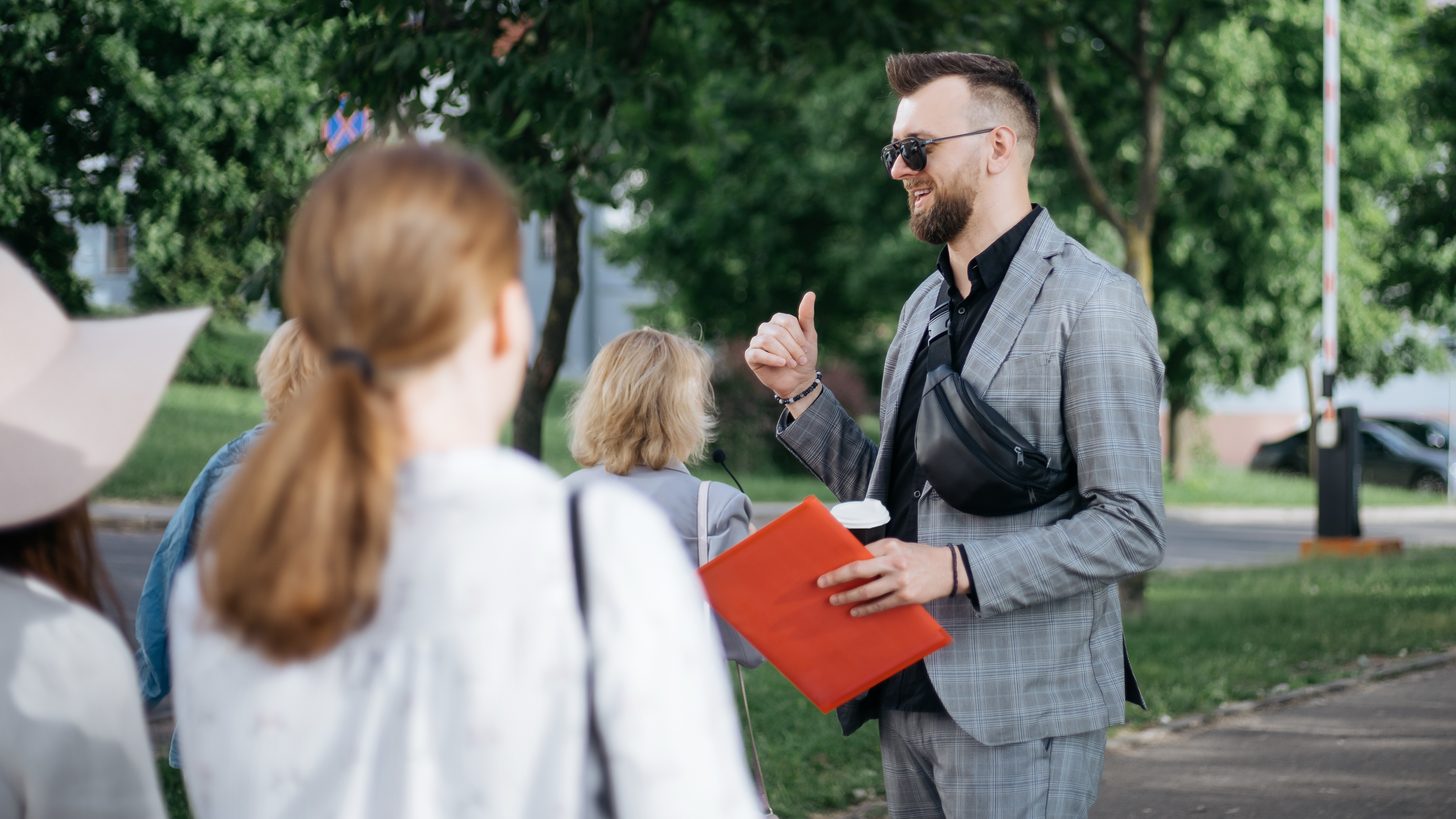 Briefing Your Group Leader for Thailand: A Tour Manager's Checklist — A Thailand DMC Guide for Travel Agents