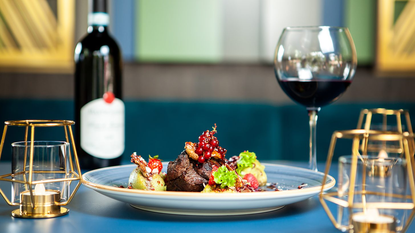 Two dinners that turn a water festival into a booking