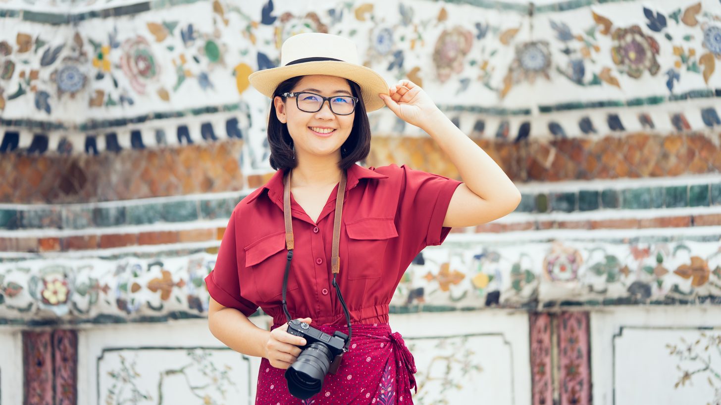 Sell them the mornings: Songkran for clients who travel to make images
