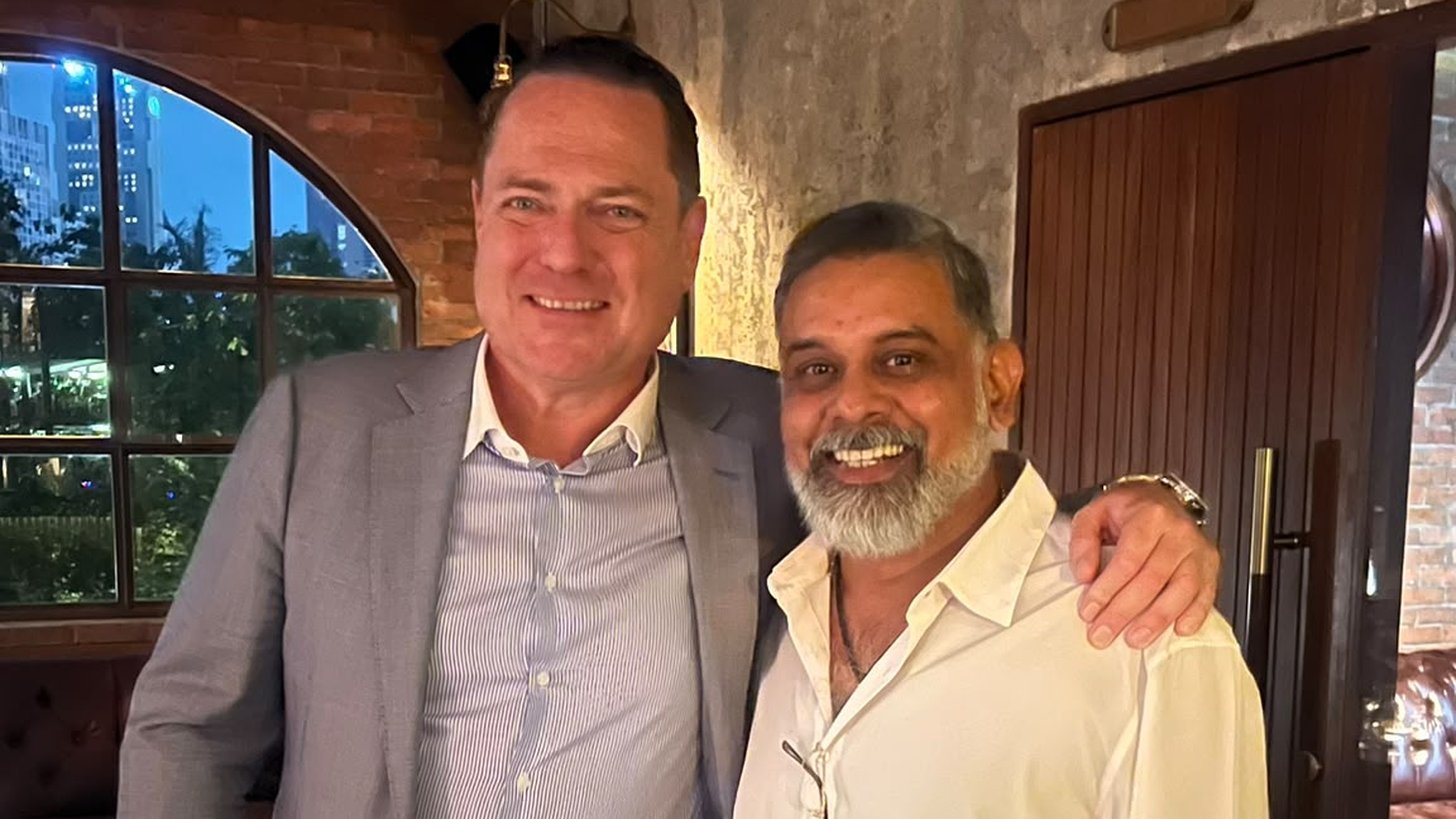 Explera's Director with a member of the RIU Hotels & Resorts team at the welcome cocktail in Bangkok