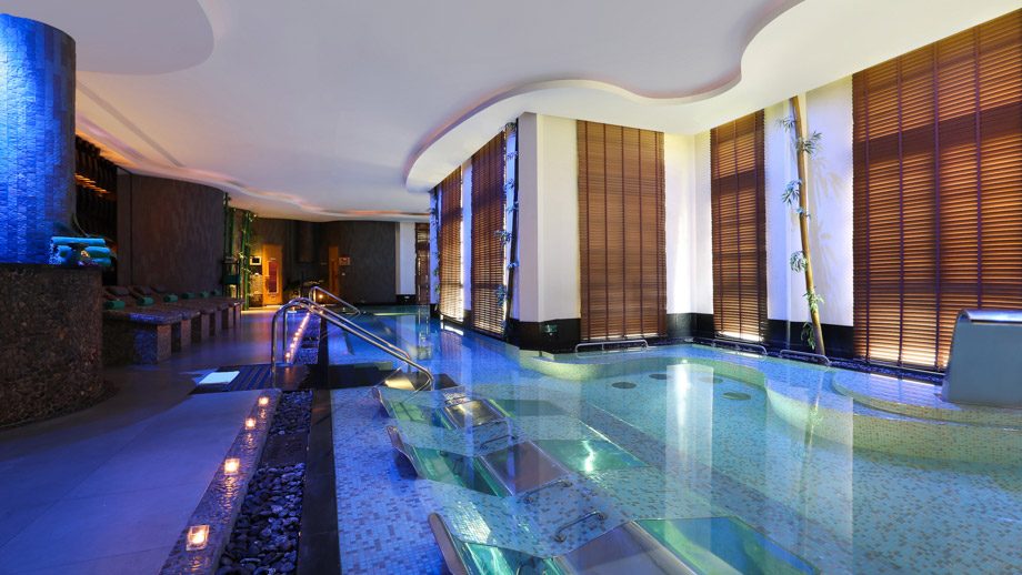 The Rainforest hydrotherapy pool at Banyan Tree Spa Samui