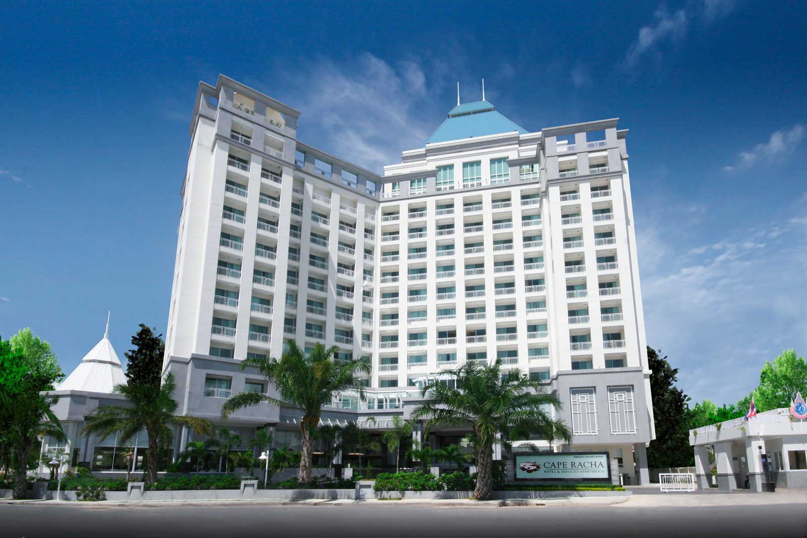 Exterior and entrance of Cape Racha Hotel on Jerm Jompon Road, Sriracha