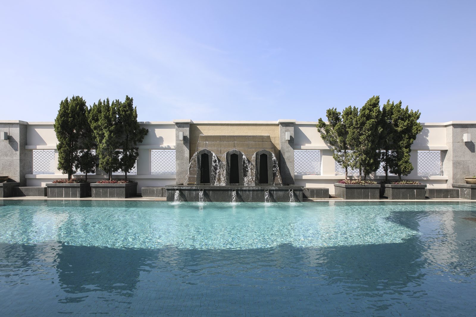 Rooftop outdoor swimming pool at Kantary Hotel, Ayutthaya