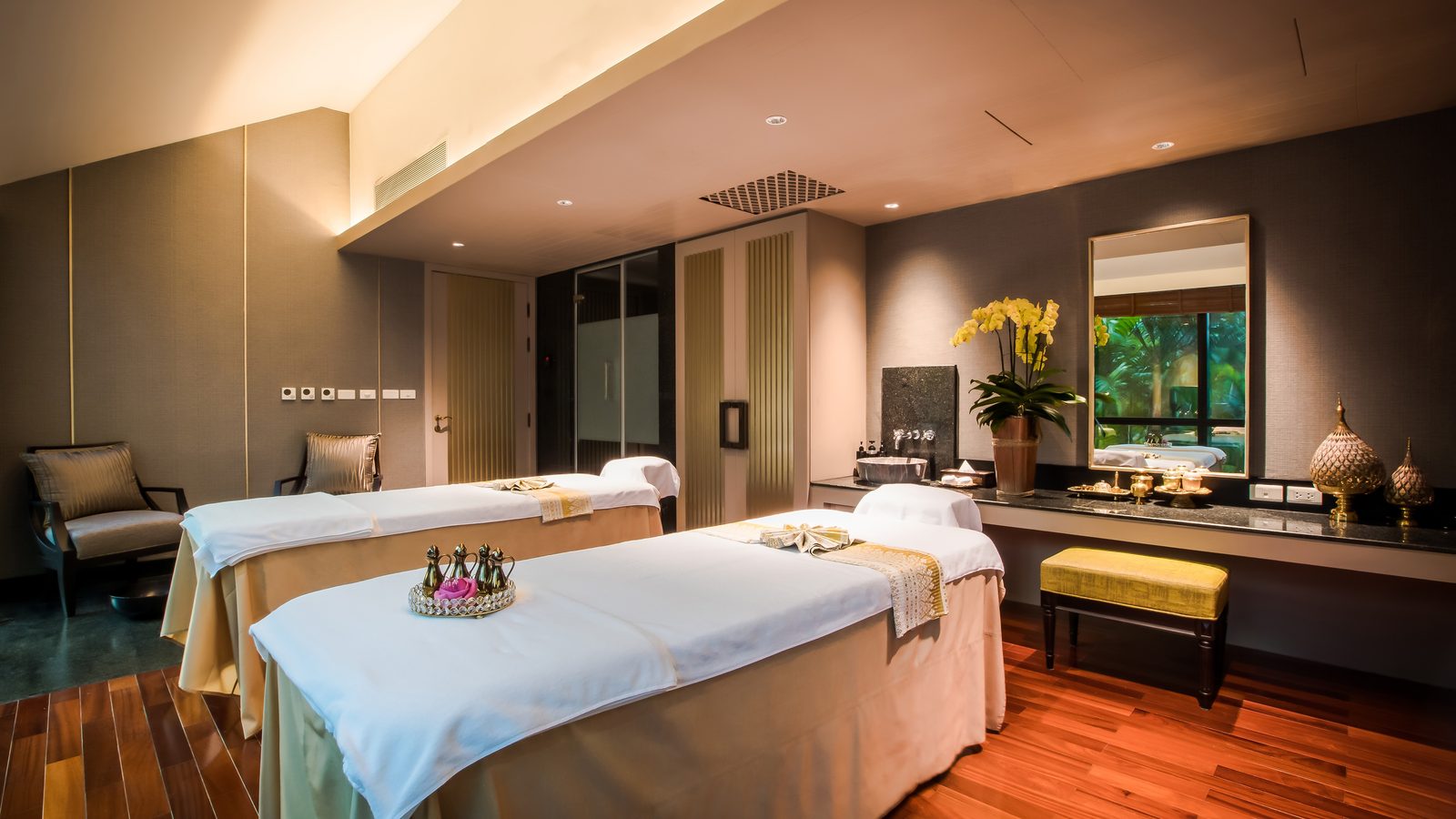 Couple's treatment room at Athénée Spa, The Athenee Hotel, Bangkok