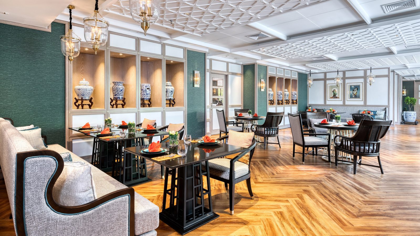 The House of Smooth Curry Thai restaurant at The Athenee Hotel, Bangkok
