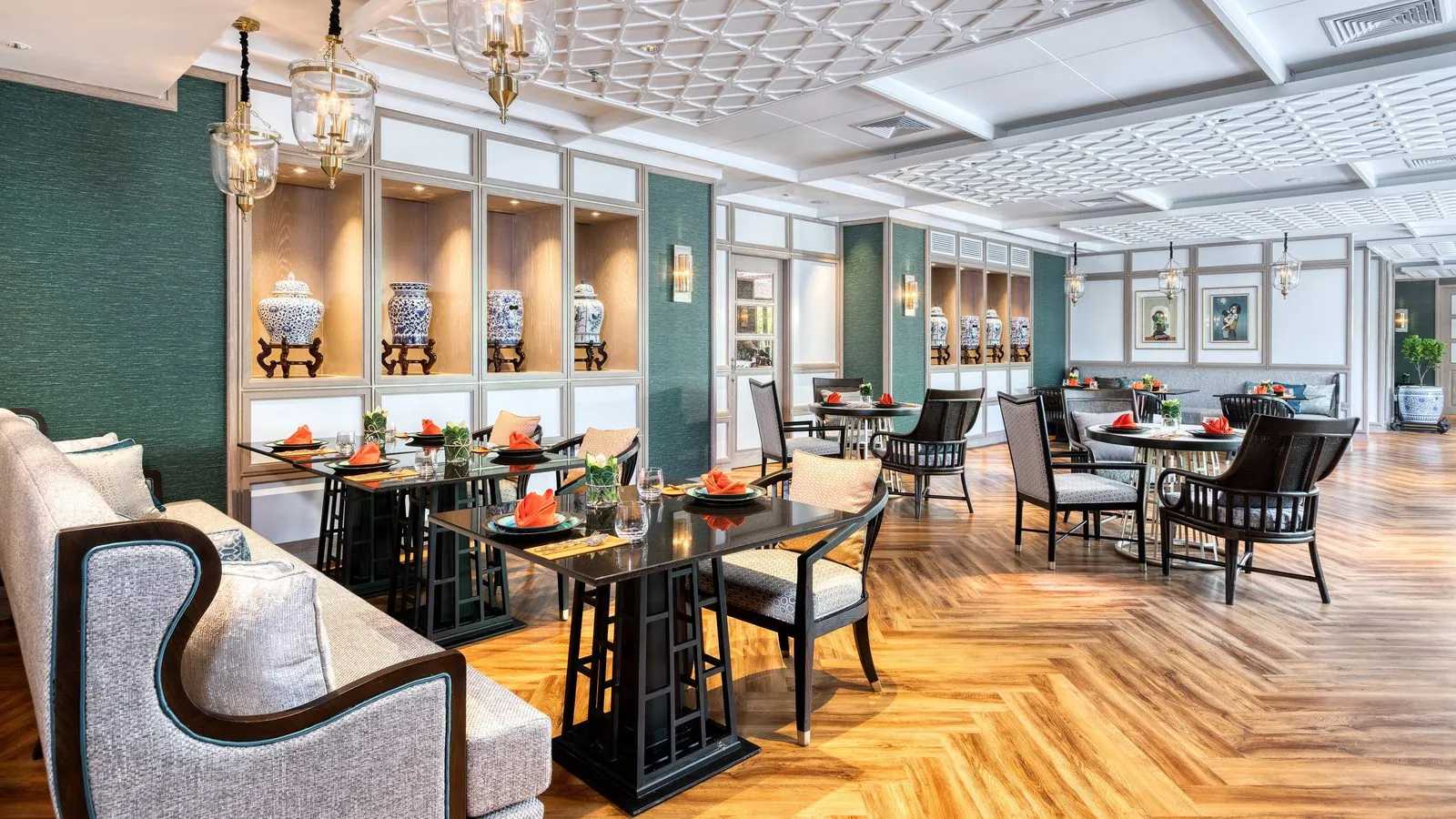 The House of Smooth Curry Thai restaurant at The Athenee Hotel, Bangkok
