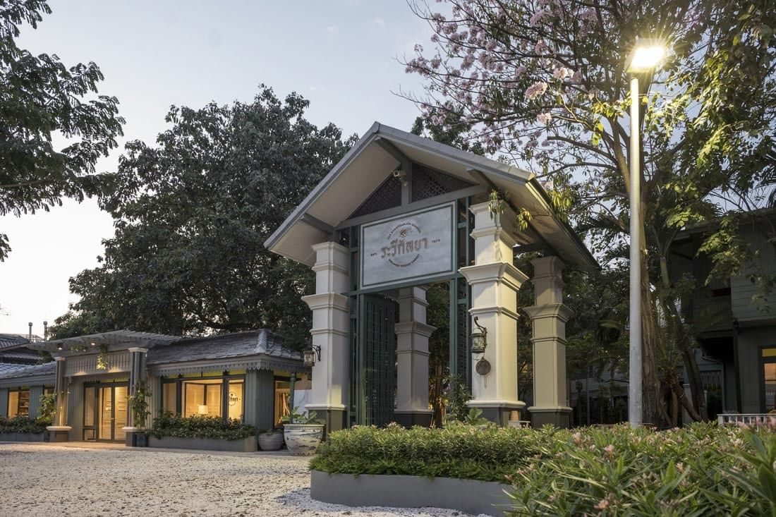 Entrance and exterior of The Raweekanlaya Bangkok at dusk