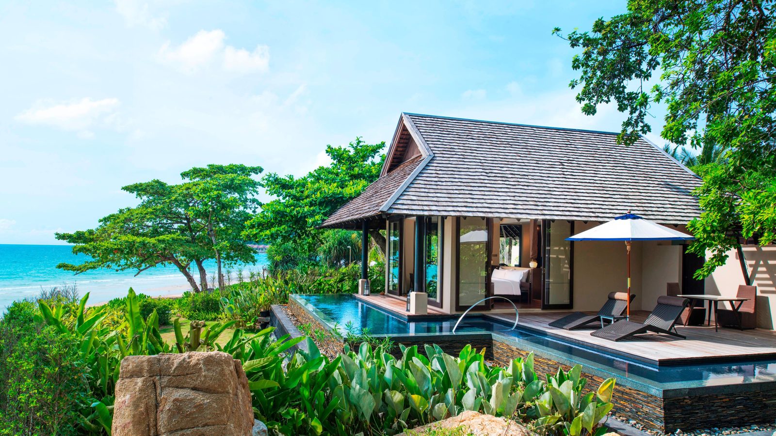 Beachfront Tropical Villa with its private pool at Vana Belle, Koh Samui