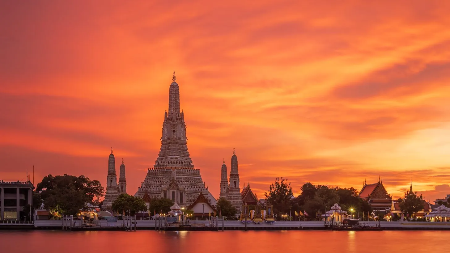Wat Arun on the Chao Phraya river at twilight — Bangkok, the Southeast Asia DMC hub